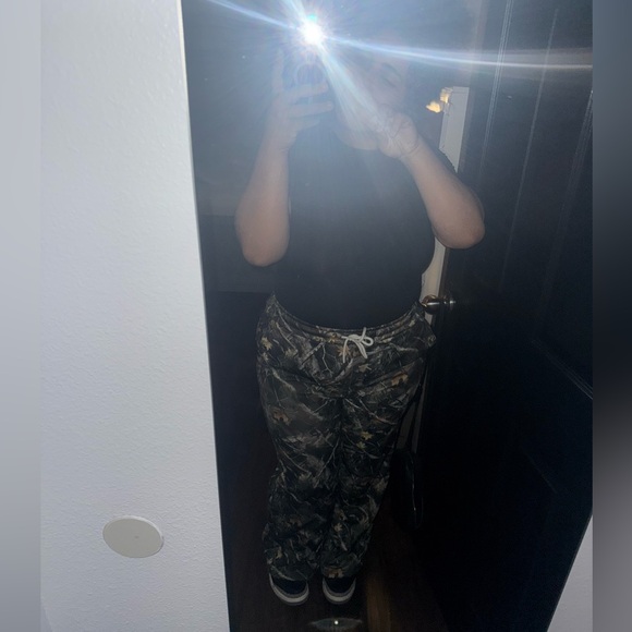 Meet your Posher, Zoe - Picture 2 of 2